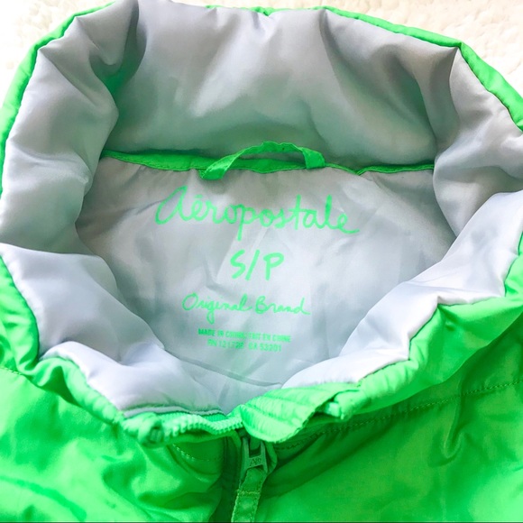 Green Puffer Vest - Picture 4 of 7